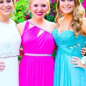 PROM DRESS IN GREAT CONDITION